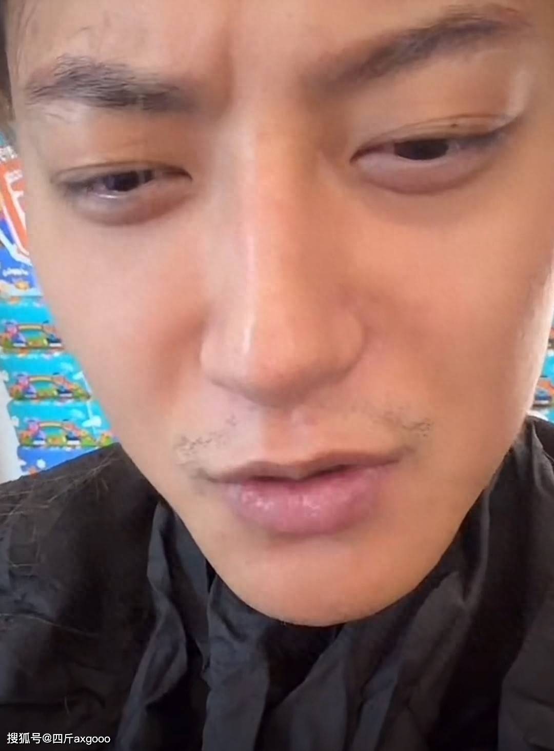 黄子韬兰博基尼违停被罚 明星行为引争议