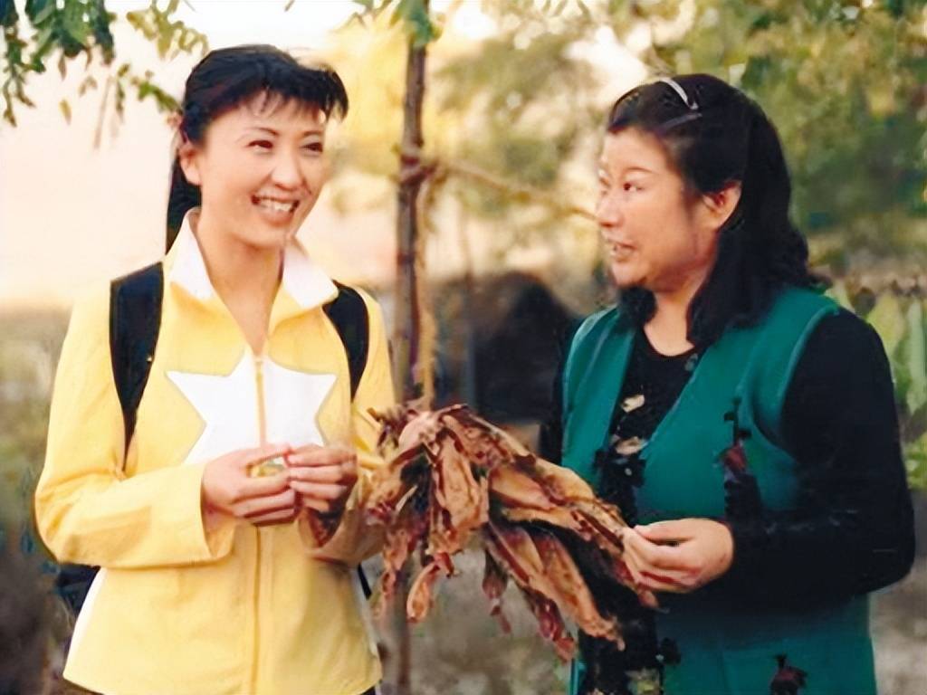 闫学晶解封3月亮底牌:荒唐自砸脚