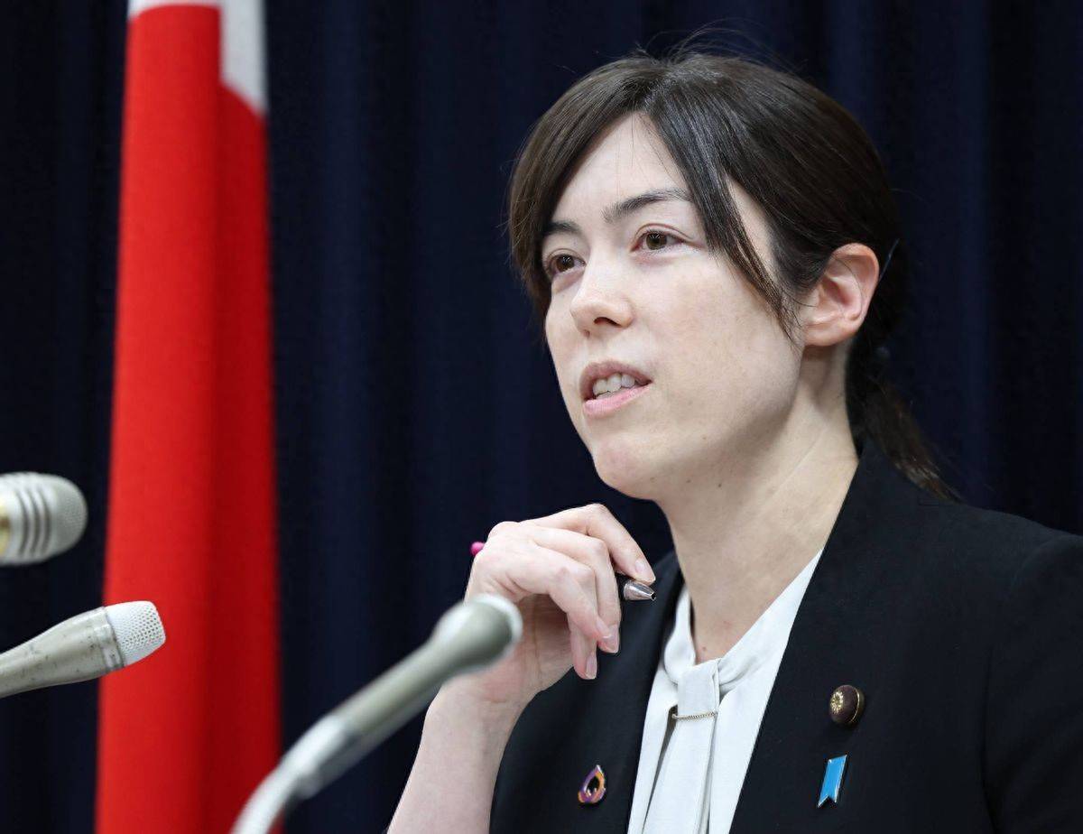 日本逮捕多名美军:美国前总统AI视频引发争议,版权与驻军冲突升级