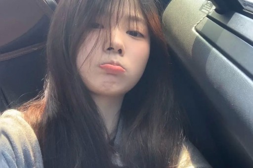 网红何秋亊演唱会抄袭汪苏泷？道歉停播引热议