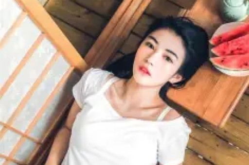 何秋亊抄袭争议：网红演唱会创意撞衫风波