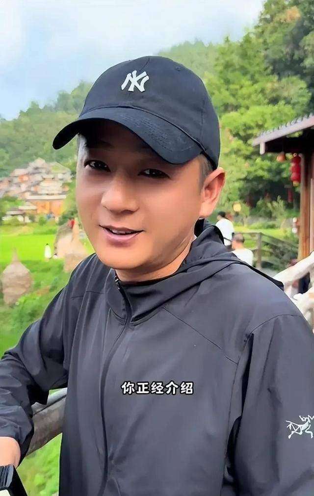 600万爱国网红被曝移民!晒户口本难掩双面人生,网友:人设比纸薄
