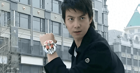 空姐女友怒锤《铠甲勇士》张殿菲：出轨家暴吸毒