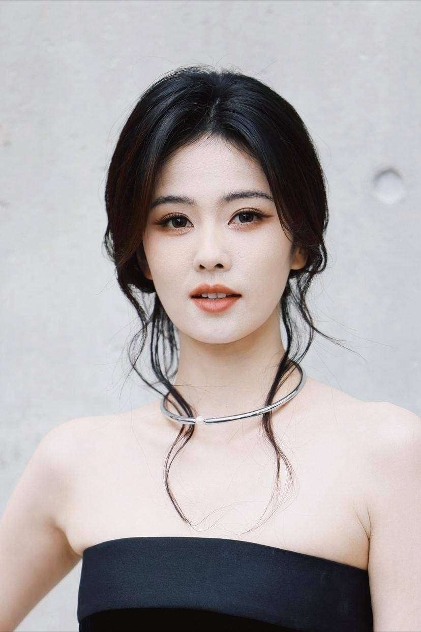 白鹿女汉子人设翻车,真性情还是低情商?